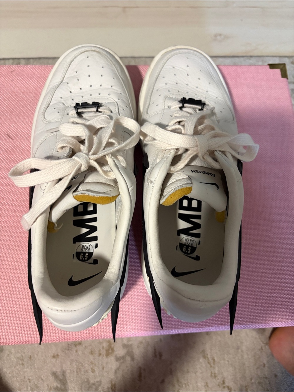Nike White Low-Top Leather Sneakers with Black Lace Lock - Picture 4 of 7